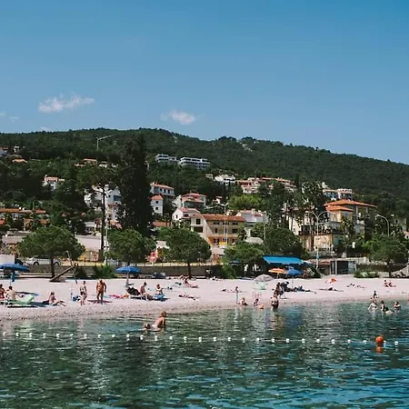 Πανσιόν Bela Ičići