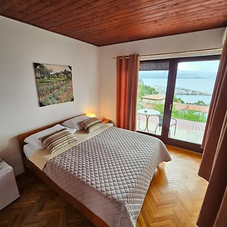 Vendégház Salyna